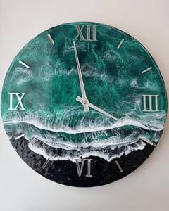Horloge murale religieuse en résine écologique avec un design artistique unique fait à la main, personnalisable en provenance d'Inde - Product Image 6