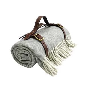 Manta de lana marfil Premium con patrón de espiga Elegancia clásica y comodidad - Product Image 6