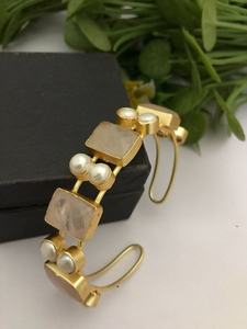 Bracelet ouvert élégant de perle d'eau douce royale Bracelet de perle antique de luxe Bracelet de perle d'eau douce de fusion antique pour des femmes - Product Image 4