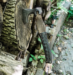 Hacha Vikinga con Barba Hecha a Mano Personalizada de Thewizcrafts, Cabeza de Acero con Alto Contenido de Carbono, Mango de Madera de Fresno, Funda de Cuero, para Campamento al Aire Libre - Product Image 4