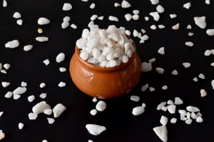 Meilleures paillettes d'agate blanche en gros 1kg, mini-cristaux naturels polis pour la guérison, écologiques, décoration Feng Shui pour la maison - Product Image 4