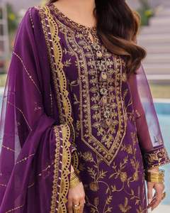 Salwar Kameez Tradicional Étnico de Seda y Algodón para Mujer, Personalizado por el Fabricante, con Estampado Metálico, Prenda Elegante FI-AVD-583 - Product Image 3