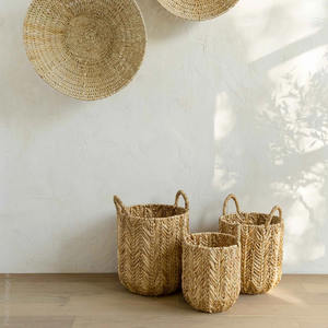 Venta al por mayor cesta de jacinto de agua natural hecho a mano ecológico duradero ligero organizador decorativo de Vietnam - Product Image 1