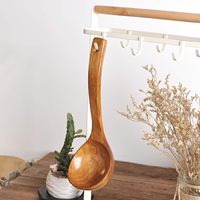 Handgemaakte natuurlijke houten ecovriendelijke lichtgewicht lepel met lange steel, duurzaam houten keukengerei voor het serveren van soep, stoofpot, curry, set van 2