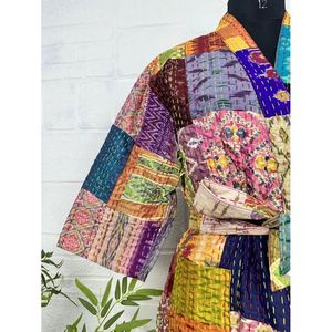 Kimono long réversible Kantha Pur pour femme, veste vert pastel, motif singe, en coton, paréo de plage - Product Image 3