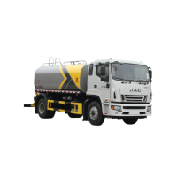 Produit standardisé pour ligne de montage/Moteur de camion citerne à eau KLF 15 m³/ Pompe à eau haute puissance personnalisée/Stockage d'eau à 2-3 compartiments