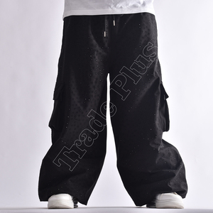 Pantalon cargo noir respirant pour homme, taille à cordon, style outdoor en polyester - Product Image 2