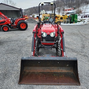 Tractor Agrícola Diésel Massey-Ferguson 1740 de 40HP Listo para la Venta - Product Image 1