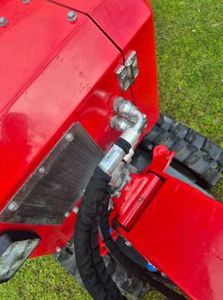 À VENDRE : Broyeur de souches sur chenilles FSI B31 |   Déchiqueteuse de souches d'arbres diesel 31HP - Product Image 3