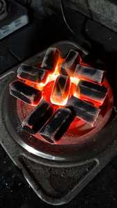 Charbon à chicha fabriqué avec du charbon de noix de coco biologique, écologique, de qualité supérieure, briquettes d'Indonésie, best-seller à Dubaï - Product Image 5