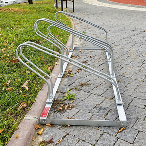 Support de stationnement pour vélos en acier galvanisé ECO, quatre pièces, 140 x 40 cm, barre de stationnement réglable, support vertical pour vélos - Product Image 3