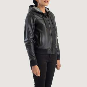 Chaqueta Bomber de Piel de Oveja Rebella, Negra, con Capucha, Resistente al Viento - Product Image 2
