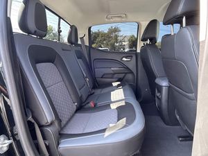 CHEVROLET COLO-RA-DO Z71 2022, CABINA DOBLE, TRACCIÓN EN LAS 4 RUEDAS, VOLANTE A LA IZQUIERDA - Product Image 5