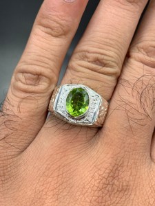 Anillo de Boda para Hombre de Plata de Ley 925 con Gema de Peridoto Verde Natural, Corte Ovalado, Certificación IGI, Engaste de Bisel, para Fiestas y Eventos - Product Image 5