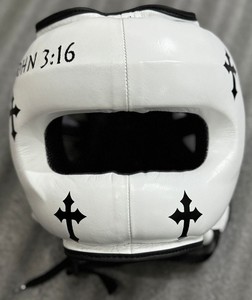Conjunto de Boxeo Profesional de Muay Thai de Alta Calidad Hecho a Medida con Cuero Genuino Chrome Hearts con Protección UV para Uso Diario al Aire Libre - Product Image 4
