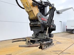Excavadora con Rotador Hidráulico Inclinable y Garra |   Acoplador Rápido Compatible (Tipo OilQuick) para Bomba de Motor de Excavadora de 5 Toneladas, 2 Años de Garantía - Product Image 2