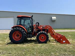 Tracteur agricole Kubota M5-111 4WD diesel légèrement utilisé, livraison rapide en stock - Product Image 2
