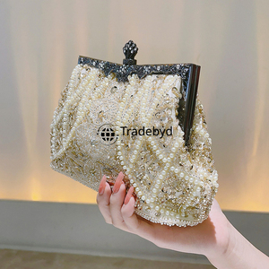 Sac à main brodé à fermeture éclair pour unisexe par Tradebyd - Product Image 3