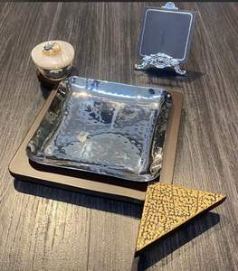 Un plato de aperitivos de diseño de cometa de última generación con cuenco para servir para fiestas - Product Image 1