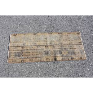 Tapis vintage en laine marron beige de 1,5x3,6 pieds, fait à la main, style classique turc, avec support en latex au design patchwork pour chevet - Product Image 3