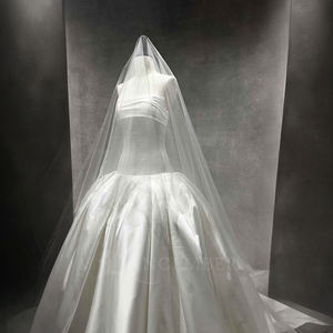 Vestido de Novia Largo Hasta el Suelo con Cuello Barco, Cola Capilla, Satinado, Moderno y Elegante, con Flores y Cristales para Mujer, Modelo NT55 - Product Image 3