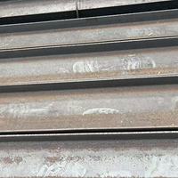 Poutres en I laminées à chaud de tailles standard en acier faiblement allié Q355B pour l'exportation, expédition mondiale, composants de construction en structure métallique