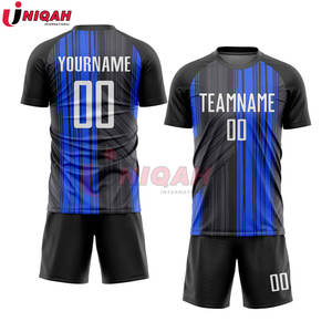 Conjunto de uniforme de fútbol con sublimación completa, camiseta con logotipo de diseño personalizado para hombres y mujeres, jugadores de fútbol juveniles - Product Image 2