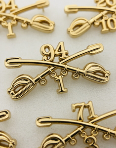 Insignia de Sable Cruzado Personalizada, Distintivo de Cuello de Metal Chapado en Oro, Pin de Solapa con Número de Regimiento Personalizado para Coleccionables y Uniformes - Product Image 2