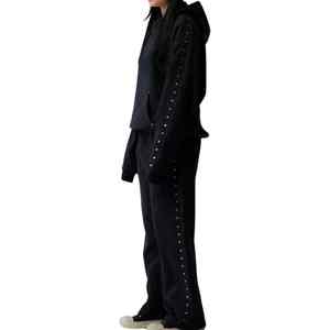 Survêtement personnalisé avec des strass étincelants, des accents de cristaux scintillants, un tissu extensible doux et une silhouette ajustée de qualité supérieure - Product Image 3