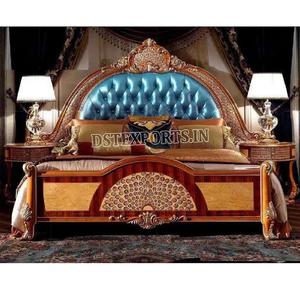 Lit design antique Rick Look avec tables d'appoint Lit et tables d'appoint de luxe Antique Touch Lit sculpté à la main par un designer avec tables d'appoint - Product Image 1