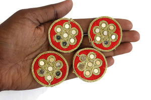 Nouveaux motifs brodés en tissu avec des patchs de pierres perlées colorées de formes rondes pour vêtements traditionnels, embellissement de vêtements en 2026 - Product Image 3