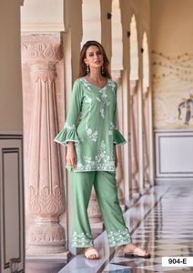 Collection de vêtements de mariage pour femmes Heavy Rayon Co Ord Set avec travail imprimé numérique Fourniture en gros d'usine à bas prix - Product Image 3