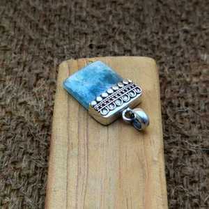 Venta al por mayor bohemio rectángulo amazonita piedra preciosa colgante de calidad superior hecho a mano collar tapa diseño bisel ajuste colgantes finos - Product Image 4