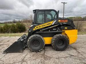 NEW HOLLAND L320 Minicargadoras de Ruedas con Bomba de Caja de Cambios y Rodamiento-2001-4000 Horas en Venta - Product Image 3