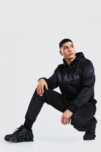 Conjunto Deportivo Ecológico de Invierno para Hombre con Sudadera con Capucha y Cremallera y Pantalones Jogger Ajustados, Elegante para Uso Casual y Deportivo - Product Image 2