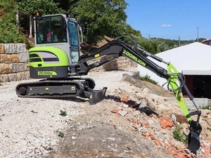 Vente en gros d'excavatrice sur chenilles Zoomlion ZE35GU avec hydraulique YUKEN, moment de charge élevé de 3790 kg, garantie d'un an, équipement de construction - Product Image 2