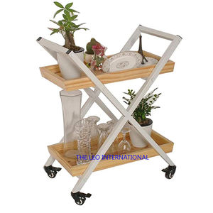 Carrito chapado en oro de aspecto elegante, diseño de lujo a la moda, forma rectangular, parte superior de cristal, carrito para servir alimentos y bebidas - Product Image 2