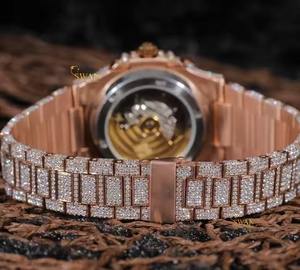 Reloj de diamantes Moissanite totalmente helado con correa de acero inoxidable y diseño Hip Hop de lujo de la India - Product Image 2