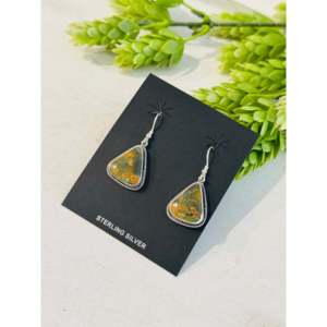 Pendientes Colgantes Hechos a Mano en el Suroeste con Turquesa Royston y Plata de Ley - Product Image 3