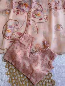 Crêpe de soie brillante en polyester doux du fabricant Georgette mousseline de soie organza tissu tissé motif uni pour la fabrication de robes pour saree - Product Image 2