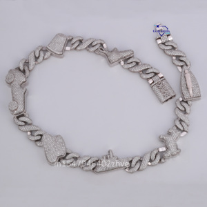 Esta exquisita cadena cubana de Hip Hop de diferentes formas elaboradas con impresionantes diamantes cultivados en laboratorio de oro macizo de 14 KT con claridad VVS - Product Image 2