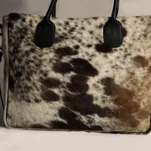 High Quality Wholesale <b>Ladies</b> Genuine Cowhide Leather Handbag New Style Reasonable Price Women Cowhide Leather Fashion <b>Bags</b> - Product Image 2