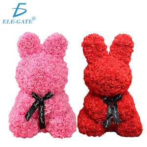 Composizione Floreale Artigianale a Forma di Coniglio con Rose 25x25x17cm, Bouquet per San Valentino in Schiuma PE, Fiori Finti Stampati in 3D, Realizzati a Mano - Product Image 3