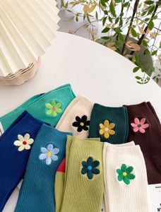 Chaussettes d'équipage confortables et décontractées pour hommes et femmes, broderie de fleurs mignonnes, orteil contrasté, logo personnalisé, antibactérien, commande en gros - Product Image 3