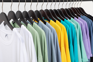 Alta calidad Color sólido 240gsm Camiseta 100% algodón logotipo personalizado camiseta para hombres - Product Image 2