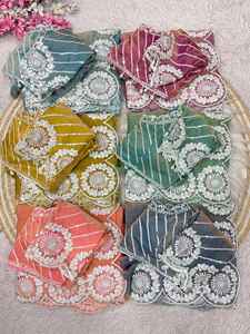 ชุดส่าหรีสีฟ้าผ้าชีฟองสำหรับผู้หญิงทันสมัยเสื้อเบลาส์สไตล์โบลีวู้ดใส่สบายและมีสไตล์สำหรับงานแต่งงาน - Product Image 3