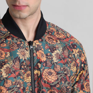 Chaqueta de bombardero personalizada para hombre de estilo callejero, chaqueta de lona sublimada de alta calidad con cuello levantado para uso en exteriores - Product Image 4