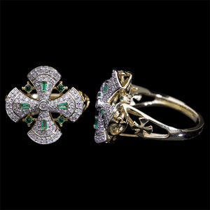 Bague croix en or blanc 14K avec diamants naturels et saphirs bleus de style vintage avec grappe et lunette. - Product Image 5