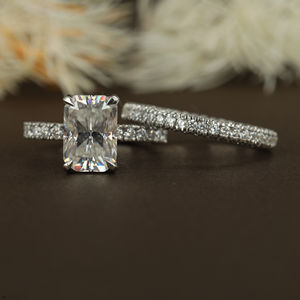 Bague de mariage personnalisée sertie d'une bande empilable pour cadeau d'anniversaire de fiançailles pour elle en diamants cultivés en laboratoire - Product Image 5