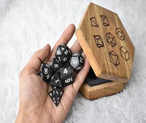 Dados cúbicos de cuerno de búfalo hechos a mano de alta calidad, dados de juego de cuerno de búfalo con diseño personalizado, tamaño y forma de dados de cuerno - Product Image 3